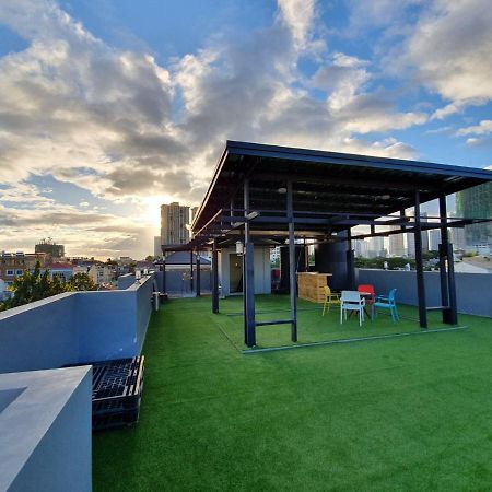 Innspired Hostel Ph In Makati, Metro Manila Makati City Exterior photo